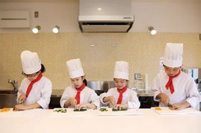 【東京都港区】親子で学ぶ食育イベント「お鍋でごはんを炊いておにぎらずを作ろう」開催！