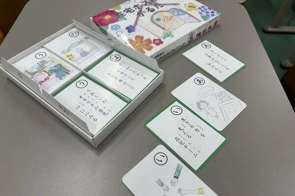 福岡大学薬学部の学生が「在宅ホスピスかるた」を作成！制作全工程を学生主体で進める