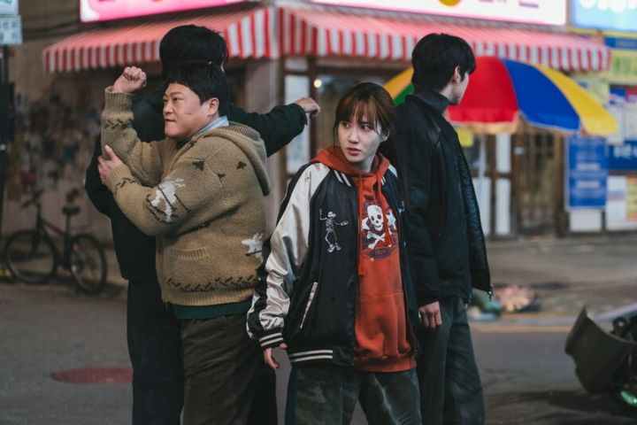 ポンコツ超能力者の四人組が田舎町の平和を守れる!?Netflixシリーズ『ワンダーフールズ』世界独占配信中