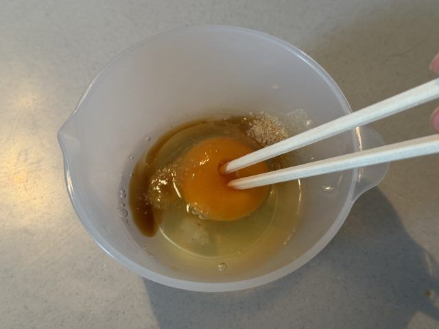 卵と菜箸