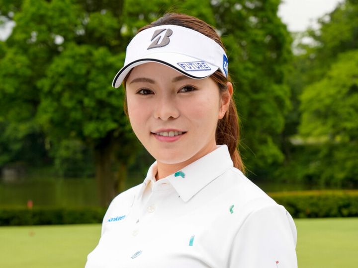 フェースにボールを乗せて打つコツ！アプローチの打ち方を女子プロが解説