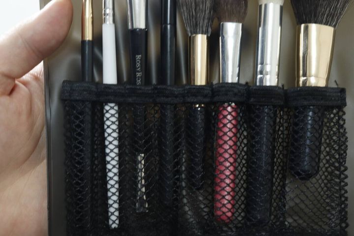 メイクブラシ入れケース 仕切り部分