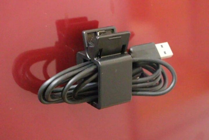 ダイソー マグネット付コードクリップ 使用例