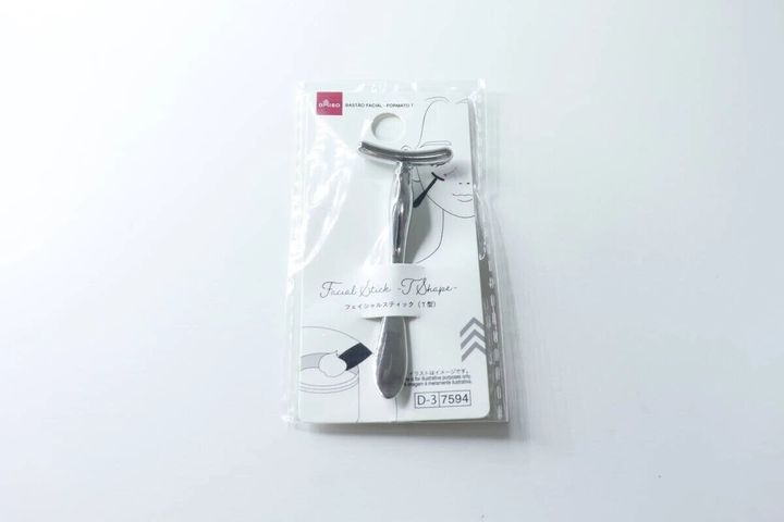 ダイソーのフェイシャルスティック（T型）