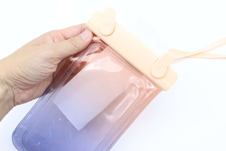 スマートフォン防水ケース（パープル） 防水性確認