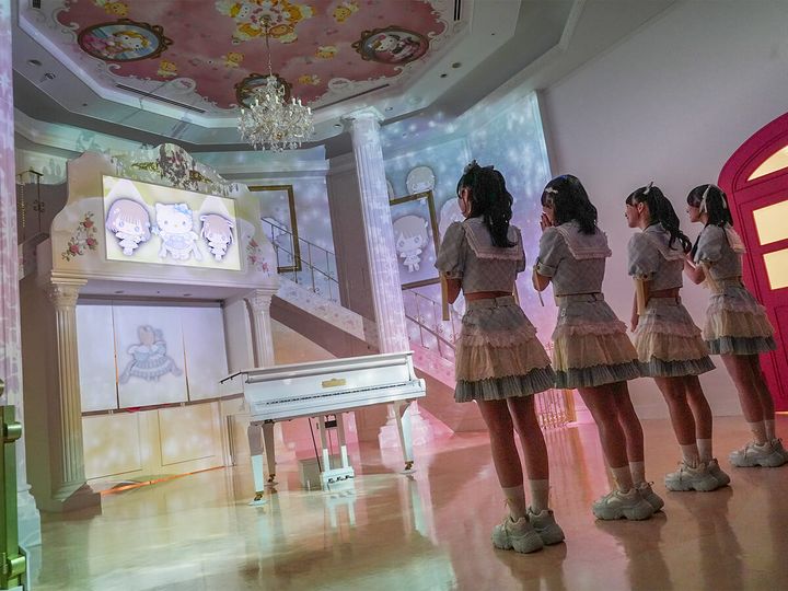 ≒JOYメンバー プロジェクションマッピングを体験