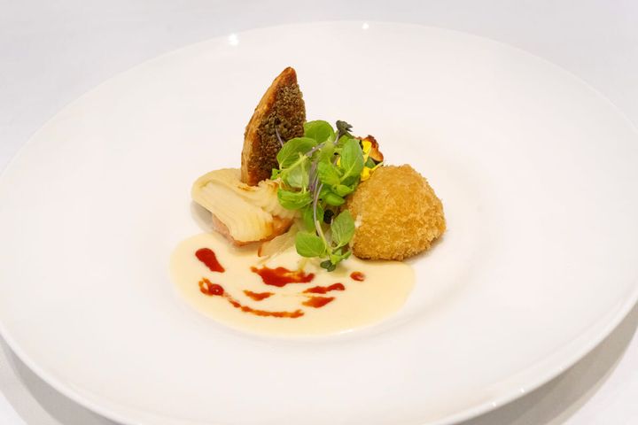 ジョーズをイメージした魚料理
