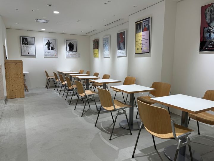 店内 テーブル席