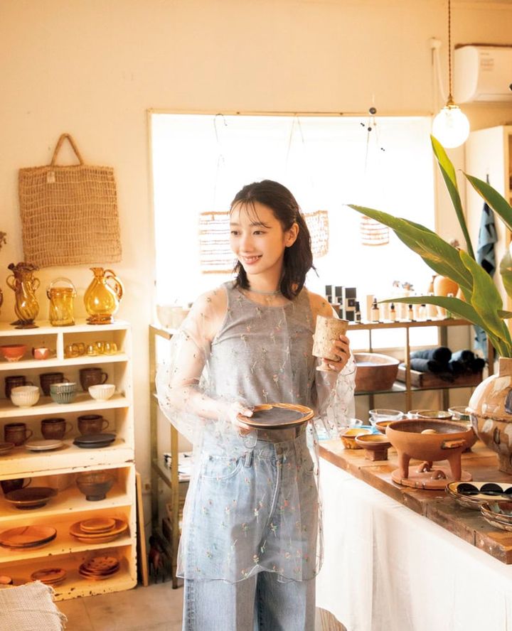 陶器、編み物、香り、アクセサリーなど店主の審美眼によるセレクトが楽しい