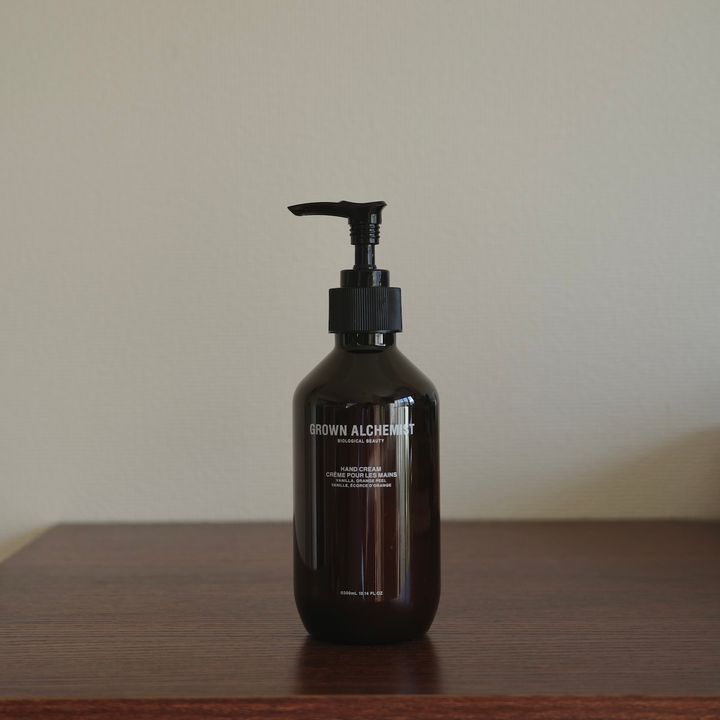 〈GROWN ALCHEMIST〉のボディクリーム