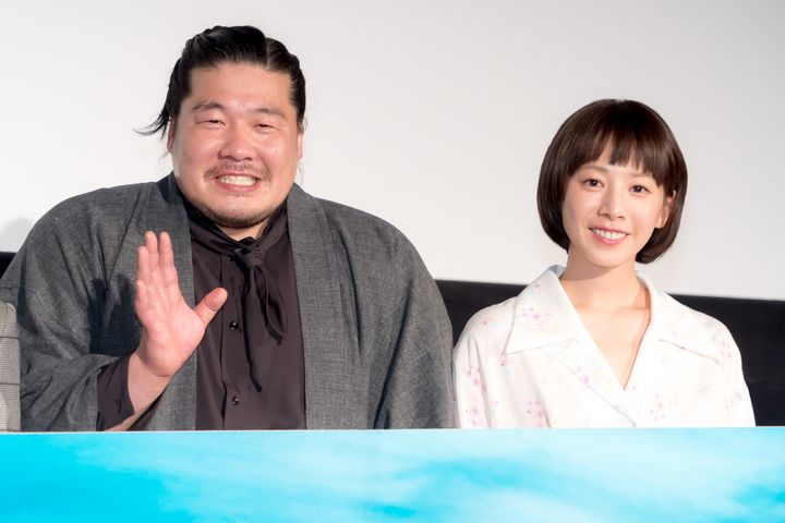 映画『四月の余白』完成披露舞台あいさつに登壇した一ノ瀬ワタル、夏帆 クランクイン！ width=