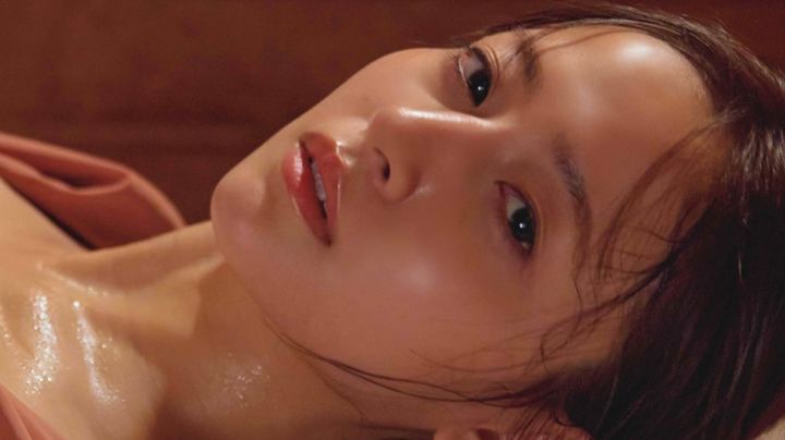 乃木坂46 金川紗耶1st写真集『好きのグラデーション』先行カット 撮影：三宮幹史 width=