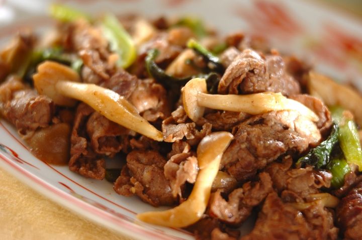 ご飯がすすむ！牛肉と小松菜のオイスター炒め