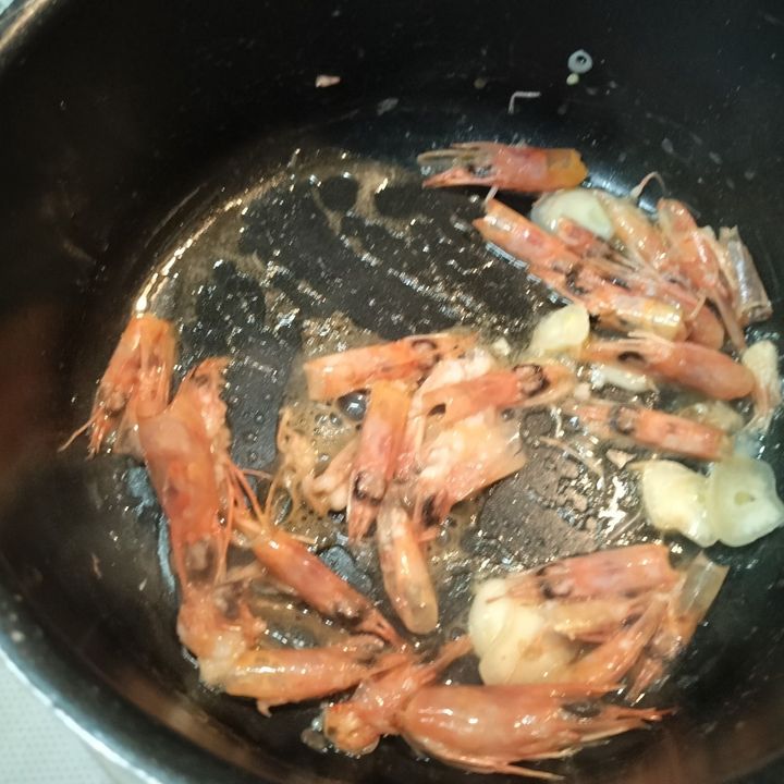 簡単！絶品！濃厚海老のタイ風スープ！コク旨！甘海老の頭出汁にひと手間！