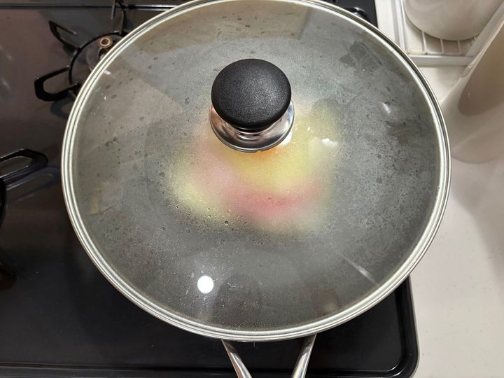 火をつけて蒸し焼き