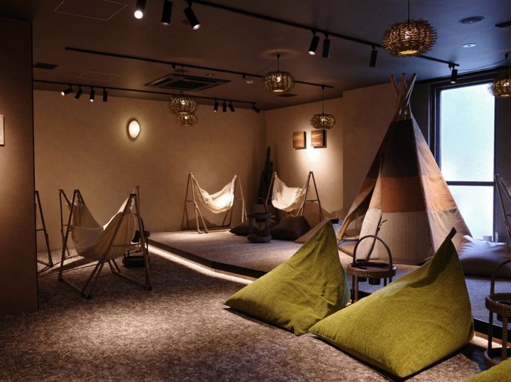 GRAX LOUNGE ハンモックルームとティピーテント