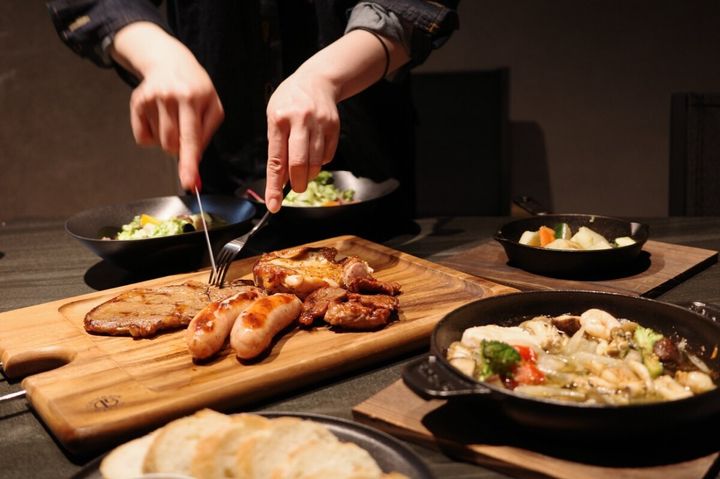 GRAX EARTH FIELD BBQディナーのグリル料理と一品料理