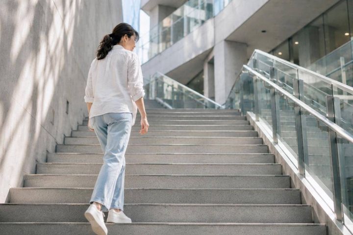 「最近、階段がつらい…」40代以降が見直したい“下半身の使い方”