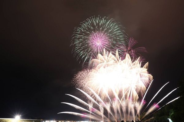 【青森県弘前市】津軽の夏の到来を告げる「第19回 古都ひろさき花火の集い」に、楽待が協賛を決定
