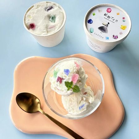 鉱物のカケラがきらめく新商品「鉱物アイス」登場！アイスを華やかに飾るトッピングも