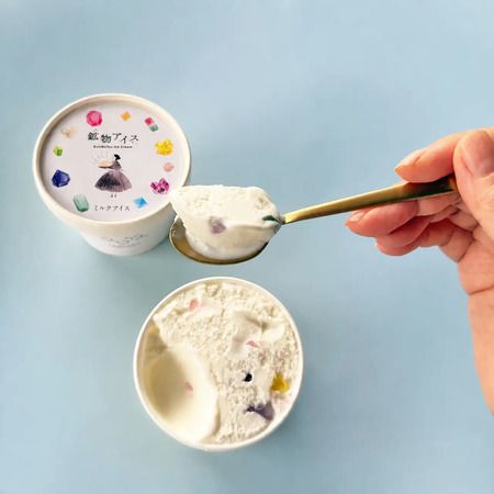 鉱物のカケラがきらめく新商品「鉱物アイス」登場！アイスを華やかに飾るトッピングも