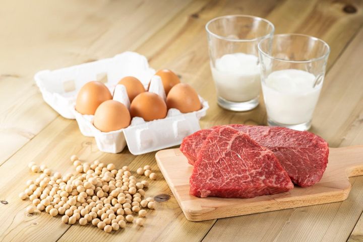 シニア世代の1日のたんぱく質、正解は何グラム？老後の筋肉を守る「朝たん」習慣【医師監修】