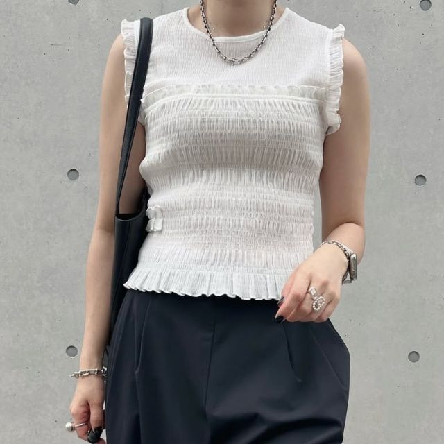 UNIQLO and Cecilie Bahnsen「シャーリングTノースリーブ」