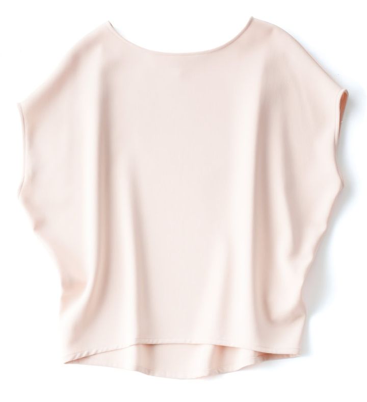 ブラウス¥12,100／ソージュ（ソージュ オンラインストア）