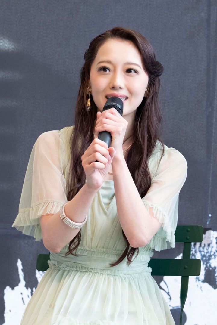 リーガン役・朝月希和さん