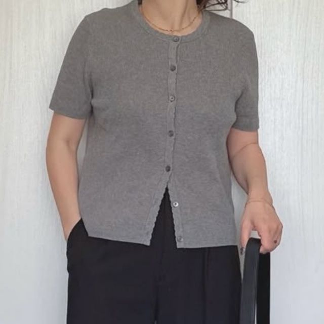 UNIQLO「スカラップクルーネックカーディガン/ウォッシャブル」