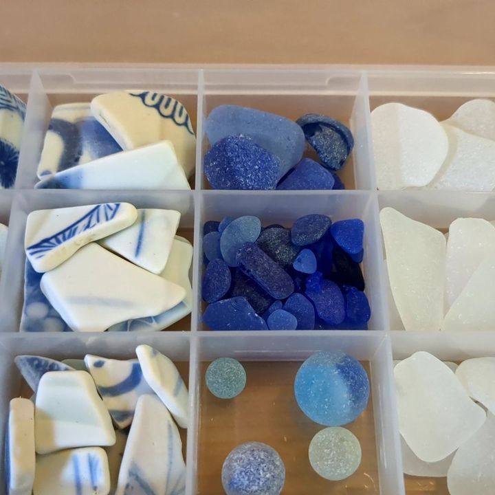 アクセントに濃紺も！