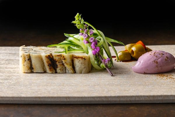 【神奈川県箱根町】ホテルインディゴ箱根強羅、薪火で夏の旬食材を楽しむ限定ディナーコースを3種展開
