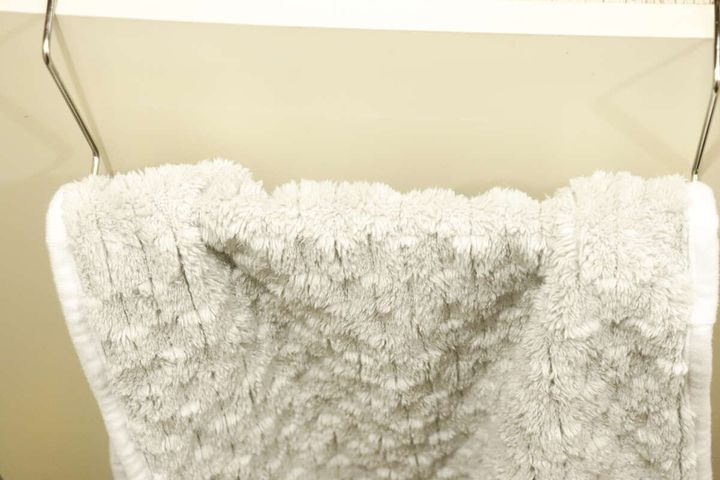 扉につけるステンレスフック 使用例