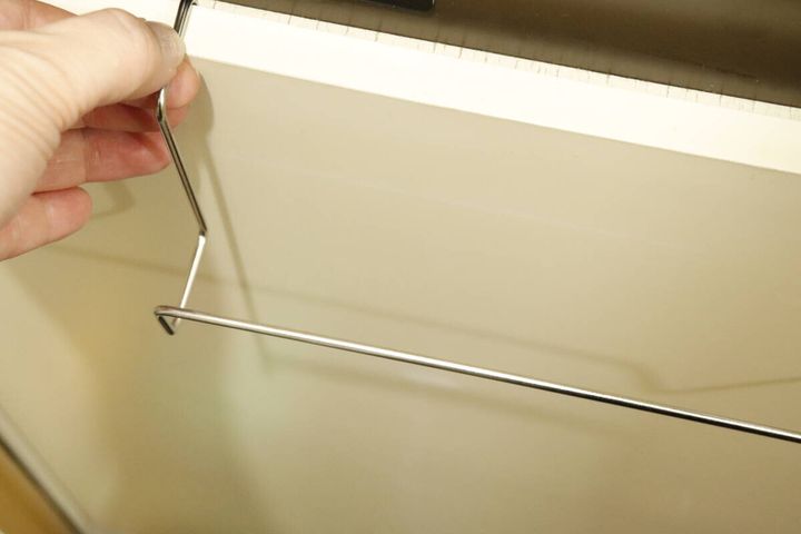 扉につけるステンレスフック 設置