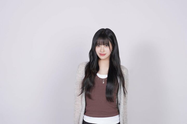 【写真・画像】華やかなビジュアルが話題の実力派ガールズグループizna、最近メンバーの中で流行っていることは？初のバラエティで新たな一面披露 4枚目