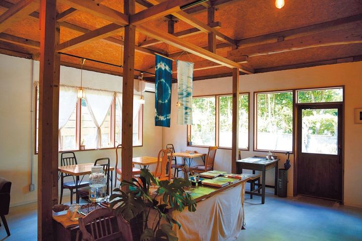 BLOOM HOUSE