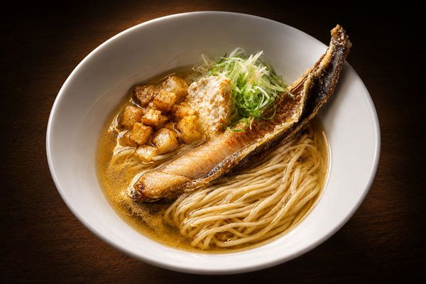 【北海道積丹町】「岬の湯しゃこたん」に積丹のほっけと特製ウニバターで味わう新ご当地ラーメンが登場