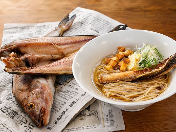 【北海道積丹町】「岬の湯しゃこたん」に積丹のほっけと特製ウニバターで味わう新ご当地ラーメンが登場