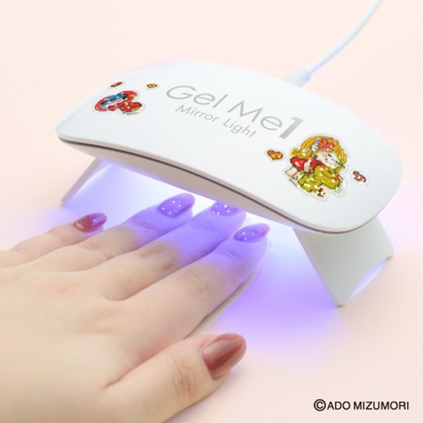 USB式のコンパクトサイズで、デスクの上にもすっとなじむ