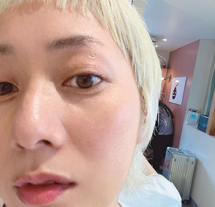 夏のムードに合わせて透明感が際立つコスメにアップデートを。ヘア＆メイクアップアーティストの伏屋陽子さんが今注目の新製品をお試し