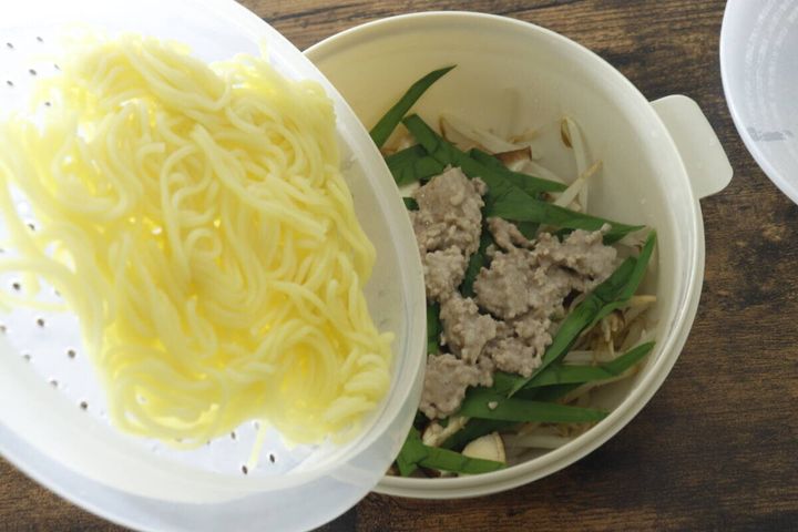 電子レンジでお手軽焼きそば＆ラーメン 麵投入