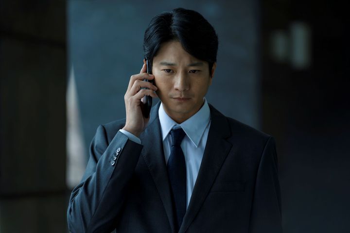 『連続ドラマW MR ‐医薬情報担当者‐』主演の向井理 （C）WOWOW width=