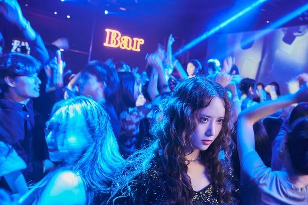 深夜2時になるとソンジの中に悪魔が目覚め、まったく別の人間に変貌してしまう [c]2025 CJ ENM Co., Ltd., FILMMAKERS R&K ALL RIGHTS RESERVED