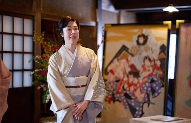 俊介の実の母親で、喜久雄の役者としての才能に気づいて育てていく大垣幸子(寺島しのぶさん)