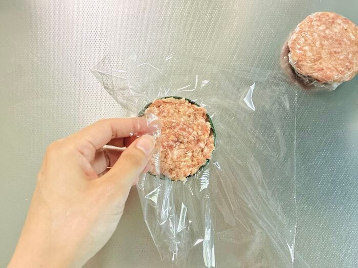 『冷凍ハンバーグ』を簡単に大量生産する裏ワザ！お弁当のおかずストックにも役立ちますよ♪