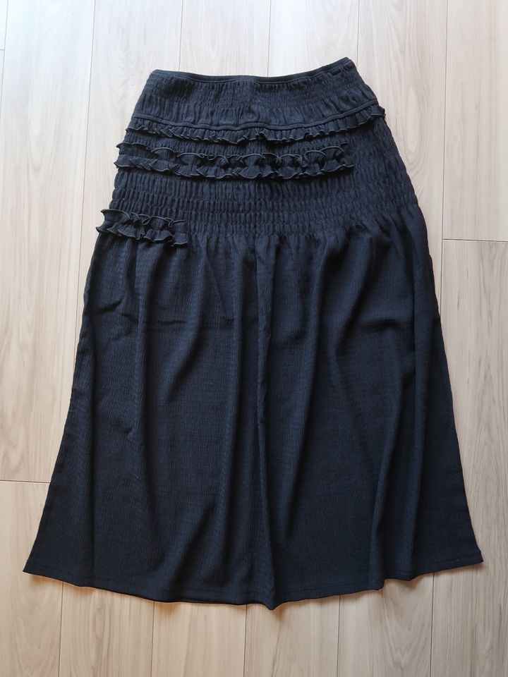 ユニクロ シャーリングスカート 4990円（税込）