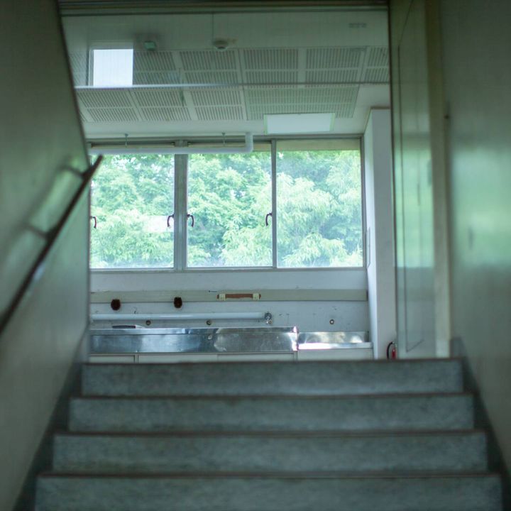 学校／階段