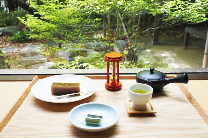 新茶の季節に訪れたい♪ 美しい日本庭園を見渡せる、掛川「茶の蔵 かねも」の茶室でゆるり上質なお茶体験