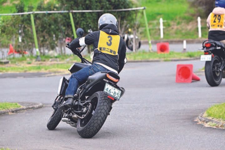 スクールでライダー寿命を延ばせ! Basic Riding Lesson（ベーシックライディングレッスン）体験記