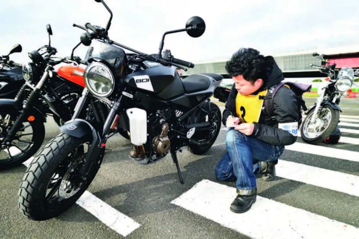 スクールでライダー寿命を延ばせ! Basic Riding Lesson（ベーシックライディングレッスン）体験記